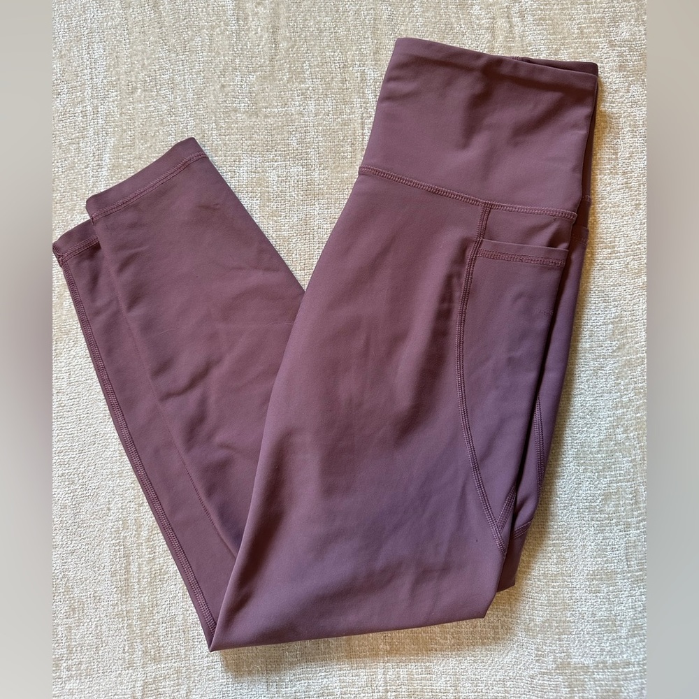 Old navy active leggings. Fits small-medium.